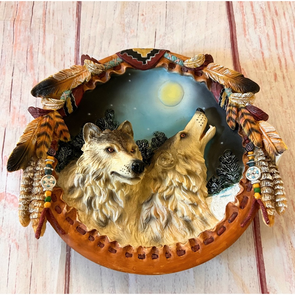 3D Wolf Collector Plate Howling Wolves Native, Southwestern Feather Decor 8in